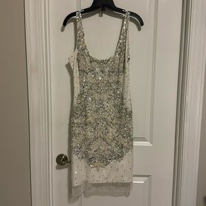 ADRIANNA PAPELL DRESS! Ivory in color. Size 12